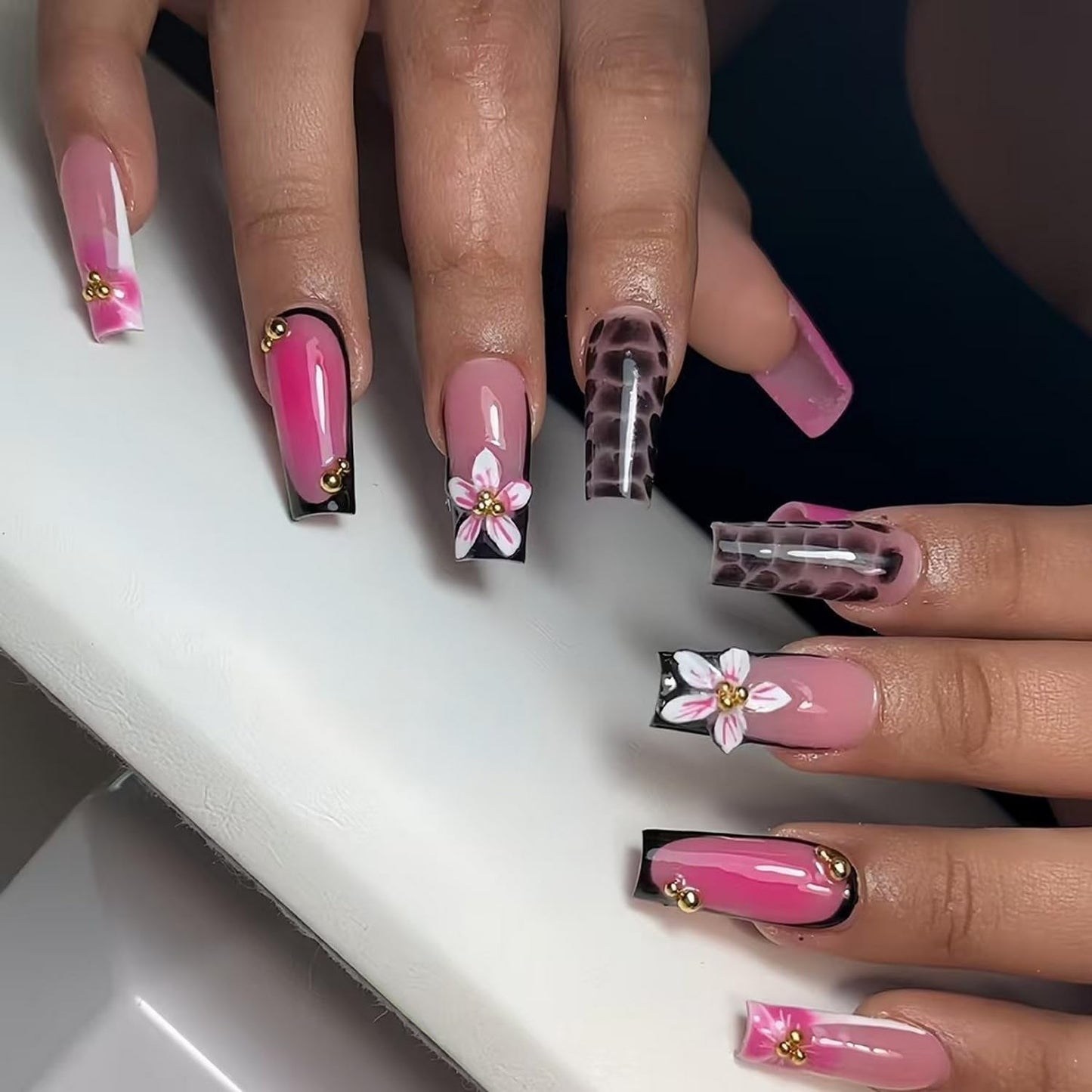 Short Almond Press on Nails Fall Fake Nails Sparkly False Nail with Gold Leaf Designs Autumn Wine Red Glossy Full Cover Acrylic Stick on Nail for Women Nail Art Decor 24 Pcs