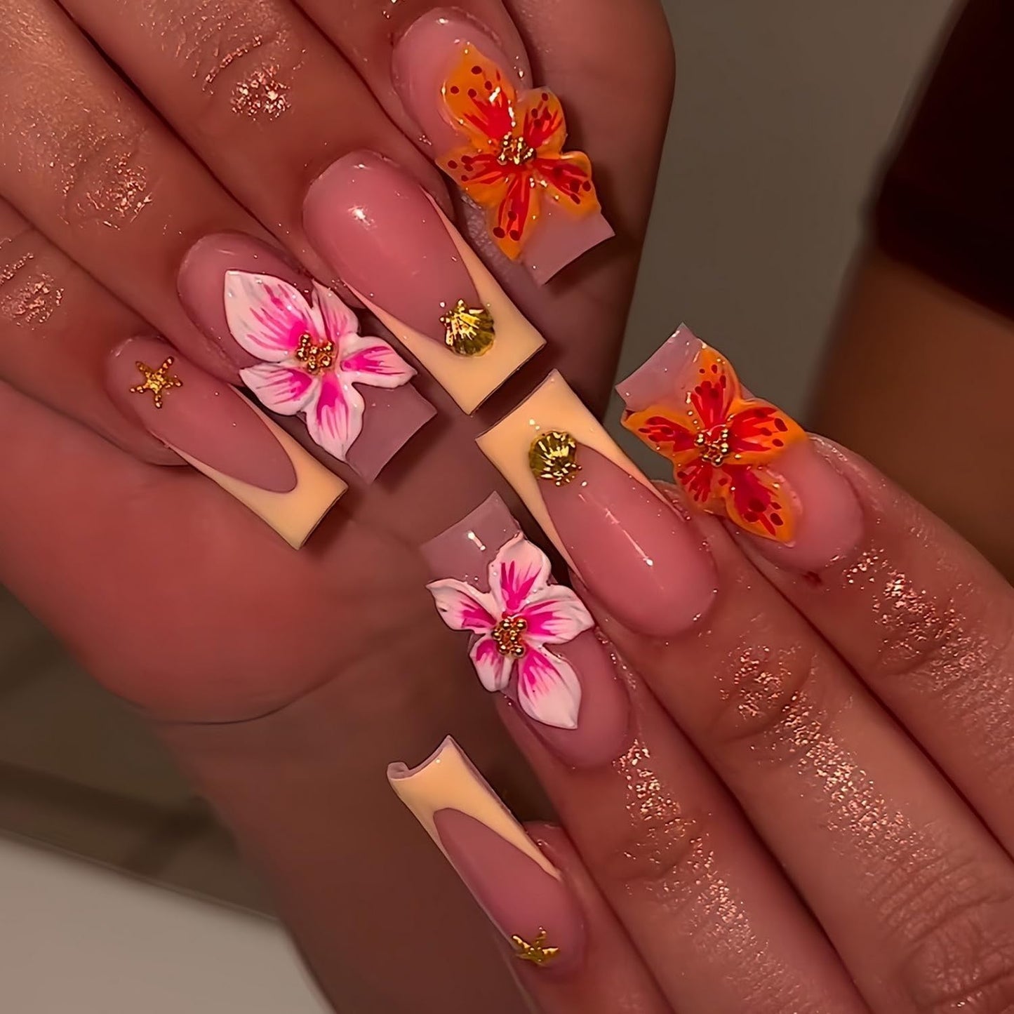 Short Almond Press on Nails Fall Fake Nails Sparkly False Nail with Gold Leaf Designs Autumn Wine Red Glossy Full Cover Acrylic Stick on Nail for Women Nail Art Decor 24 Pcs